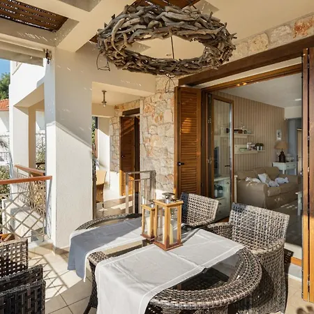 Vitamin Sea Beachfront Villa, Sithonia #feelslikehome Metamórfosi