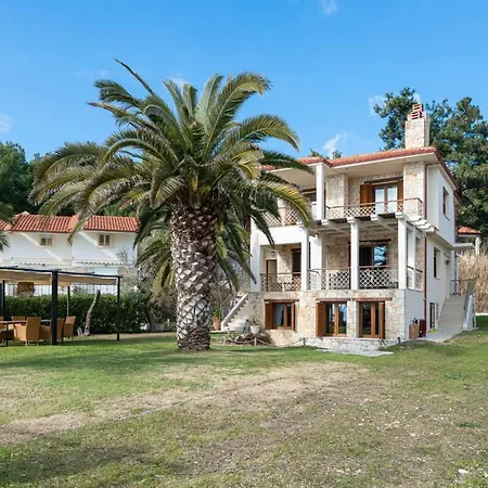 Vitamin Sea Beachfront Villa, Sithonia #feelslikehome * Metamorfosi (Sithonia)